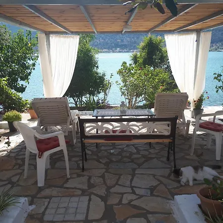 Geni Bay Geni (Lefkada)