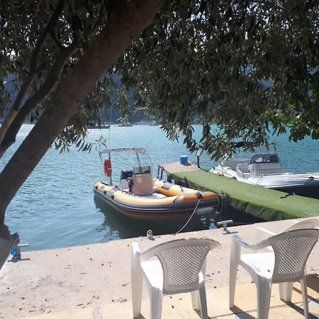 Geni Bay *